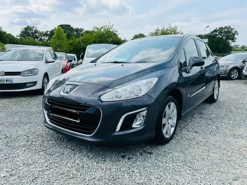 Gris Utilisé 2013 Peugeot 308 Style Berline | 8 200 € (Prix cher) - Image 1/4