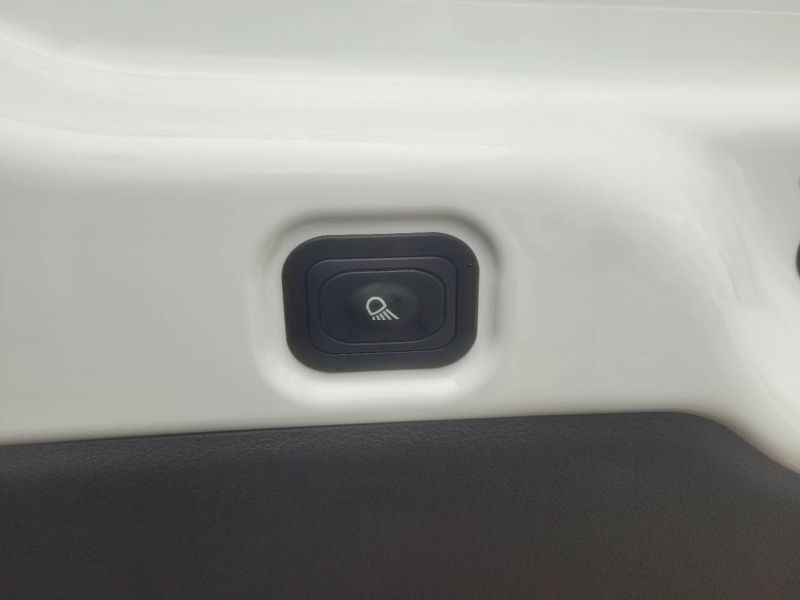 Image 3/4