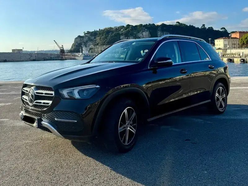 Noir Utilisé 2021 Mercedes GLE300 Avantgarde SUV | 62 000 € - Image 1/4