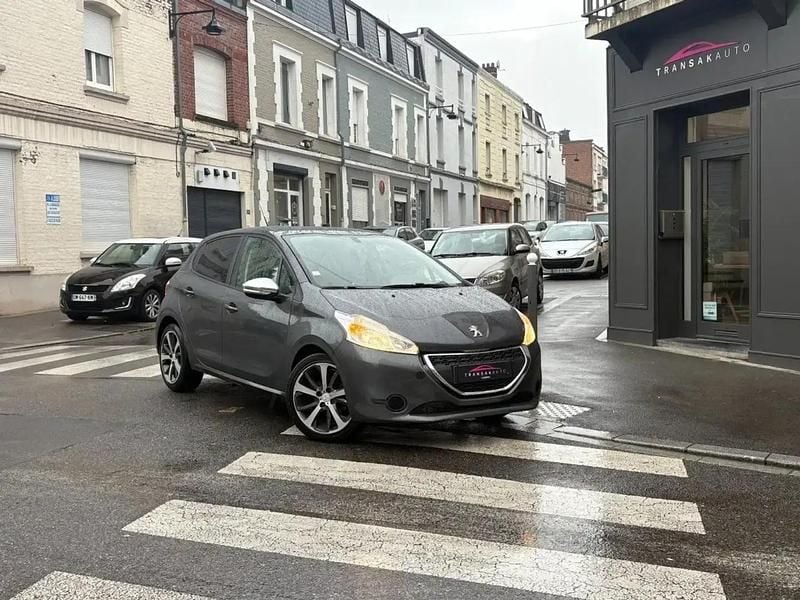 Gris Occasion 2012 Peugeot 208 Active Citadine | 6 990 € (Prix juste) - Image 1/4