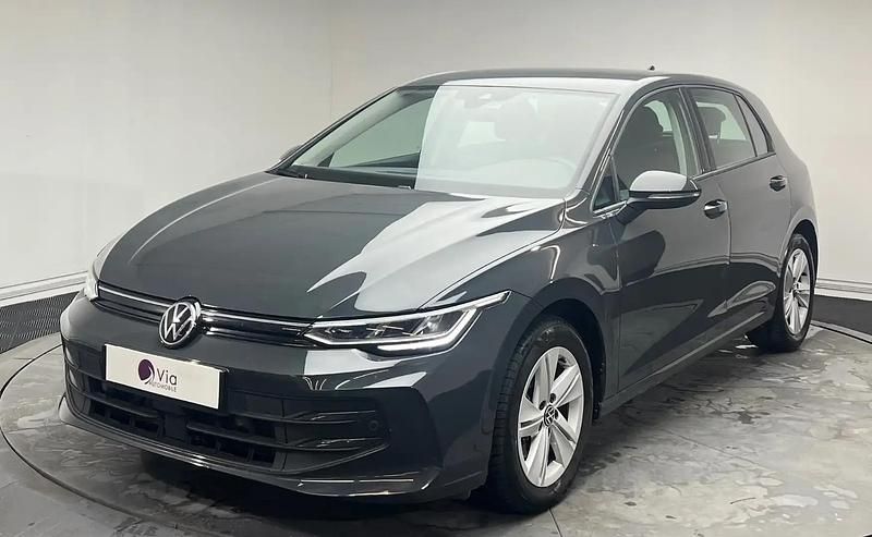 Gris Occasion 2024 VW Golf Life Berline | 28 990 € (Prix assez cher) - Image 1/4
