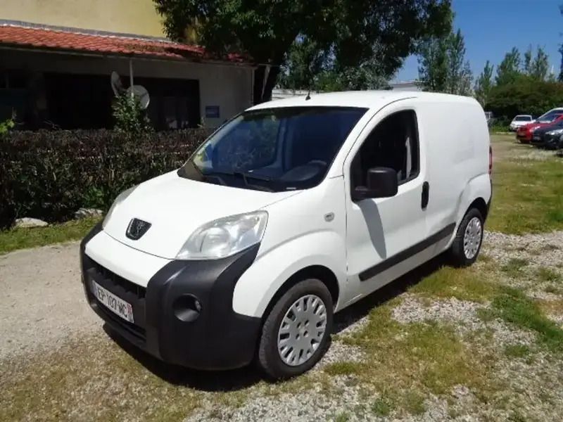 Blanc Utilisé 2017 Peugeot Bipper Premium Monospace | 4 500 € - Image 1/4