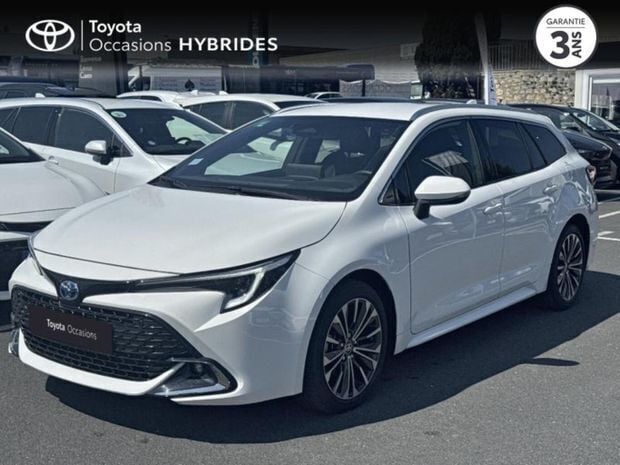 Blanc Utilisé 2024 Toyota Corolla Design | 28 990 € (Prix juste) - Image 1/4