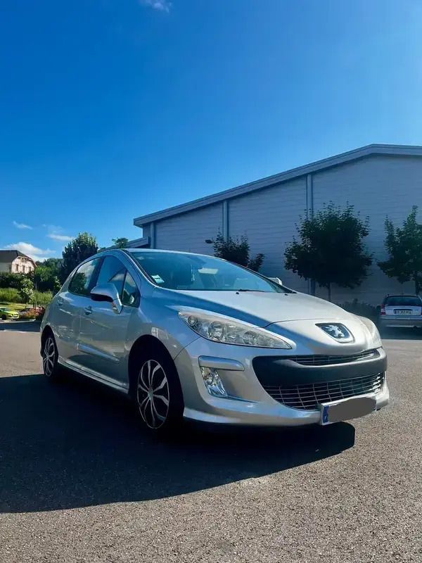 Utilisé 2010 Peugeot 308 Business-Line Berline | 4 900 € (Prix juste) - Image 1/4
