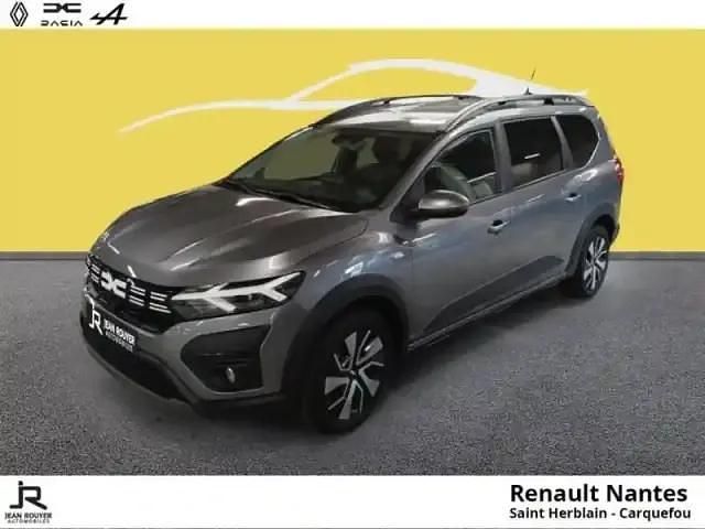 Gris schiste métallisé Utilisé 2025 Dacia Jogger Expression Monospace | 21 299 € (Prix juste) - Image 1/4