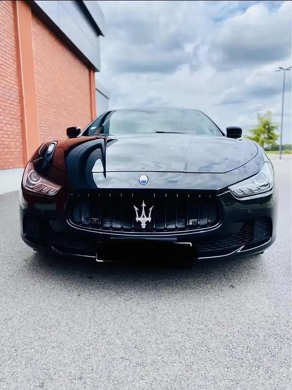 Noir Utilisé 2014 Maserati Ghibli Coupé | 17 500 € (Prix juste) - Image 1/4