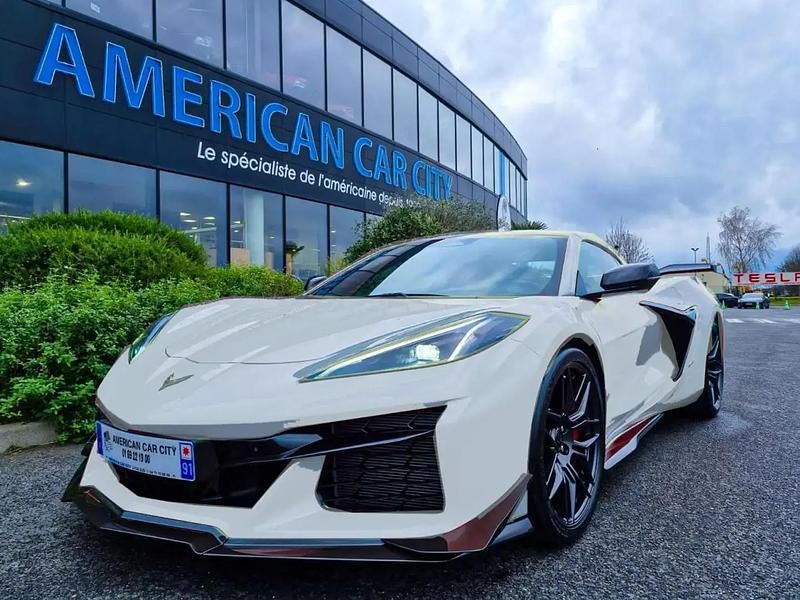 Blanc Nouvelle 2025 Chevrolet Corvette Coupé | 226 907 € - Image 1/4