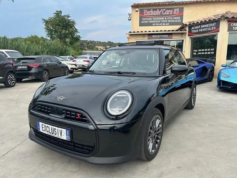 Noir Utilisé 2024 Mini Cooper S Classic Citadine | 35 900 € (Prix cher) - Image 1/4