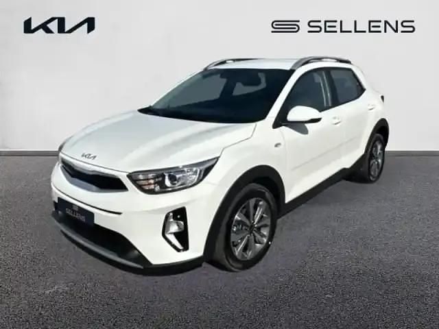 Blanc Utilisé 2025 Kia Stonic Active SUV | 21 990 € (Prix juste) - Image 1/4