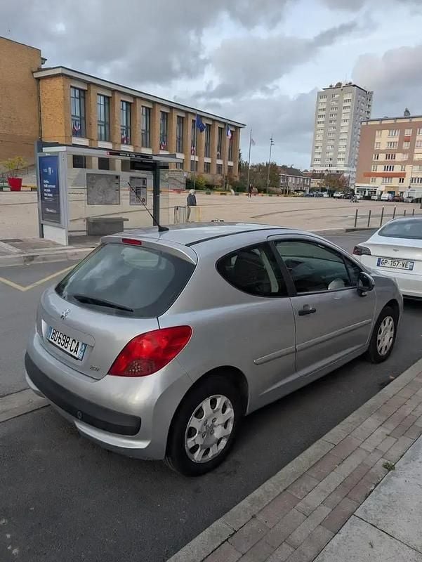 Occasion 2006 Peugeot 207 Berline | 3 000 € (Prix juste) - Image 1/4