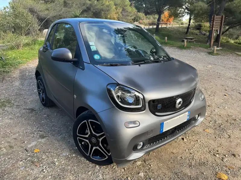 Utilisé 2018 Smart ForTwo Electric Drive Prime Coupé | 11 500 € (Prix juste) - Image 1/4