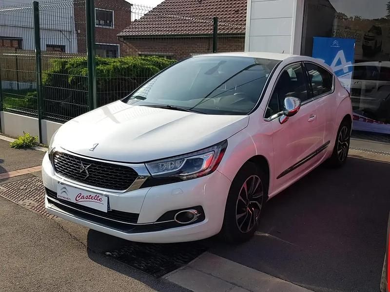 Blanc Utilisé 2016 DS Automobiles DS4 So Chic Berline | 8 700 € - Image 1/4