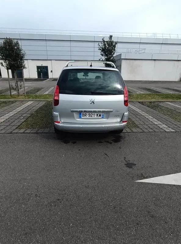 Utilisé 2011 Peugeot 807 Premium Monospace | 7 000 € - Image 1/4