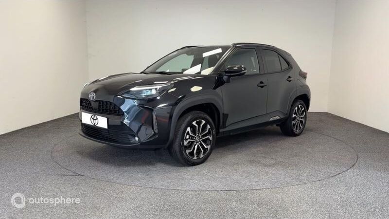 Noir Utilisé 2023 Toyota Yaris Cross Design SUV | 25 999 € (Prix juste) - Image 1/4