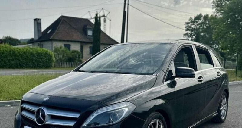Noir Utilisé 2012 Mercedes B180 Monospace | 10 990 € (Prix cher) - Image 1/4