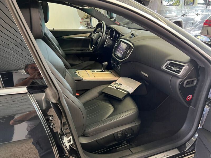 Occasion Maserati Ghibli 275 ch (202 kW) 2014 Noir Coupé