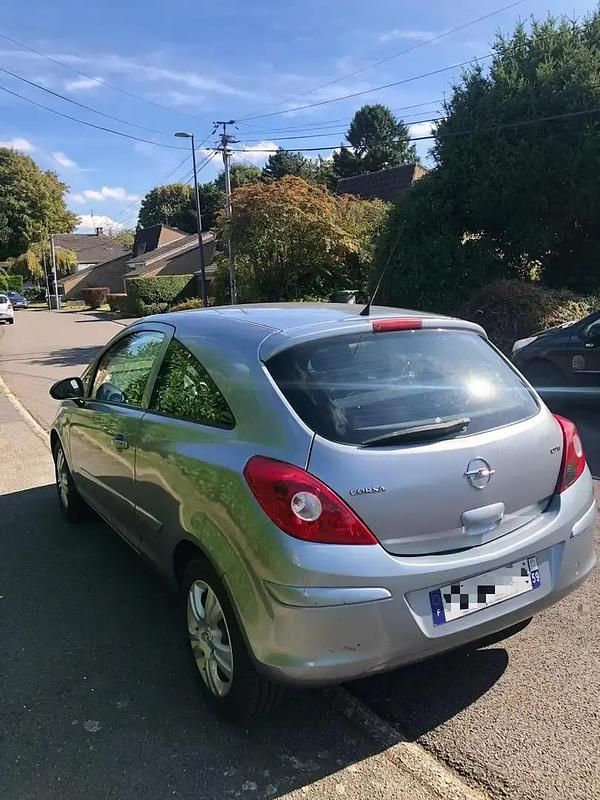 Gris Utilisé 2007 Opel Corsa Enjoy Berline | 1 900 € (Prix cher) - Image 1/4