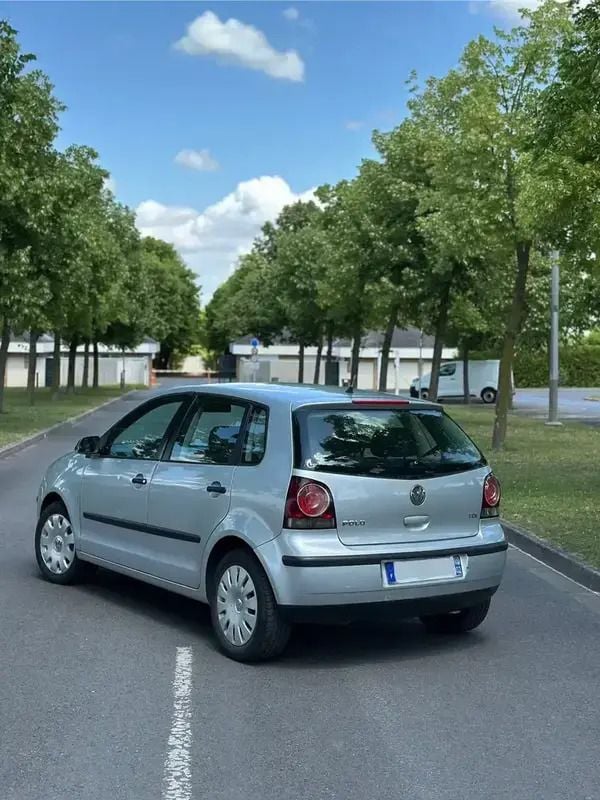 Image 2/4