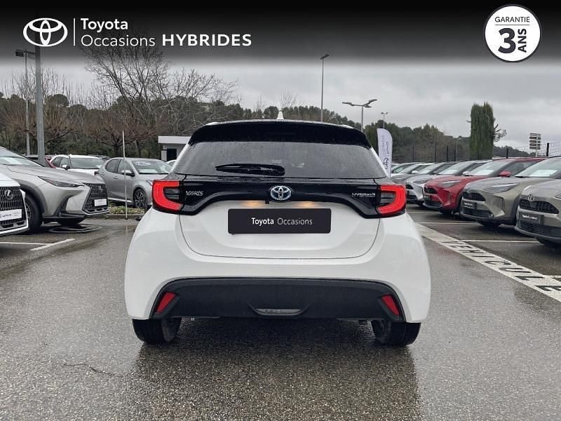 Occasion Toyota Yaris Hybrid Design 92 ch (67 kW) 2023 Blanc Berline