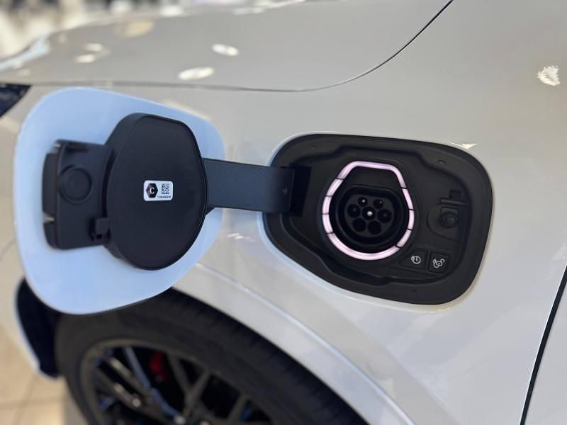 Nouvelle Ford Kuga ST-Line X 152 ch (111 kW) 2026 Blanc glacier SUV