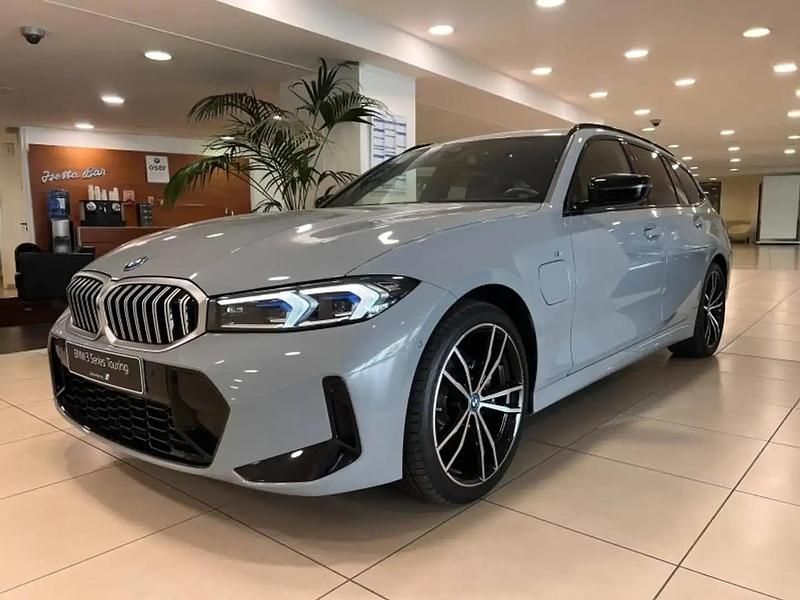 Gris Utilisé 2024 BMW 320 M Sport Break | 61 500 € - Image 1/4