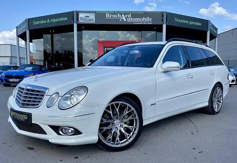Blanc Occasion 2006 Mercedes E500 Break | 21 900 € - Image 1/4