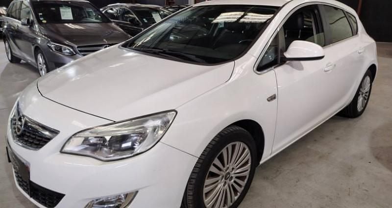 Utilisé 2012 Opel Astra Cosmo Berline | 5 490 € (Super prix) - Image 1/4