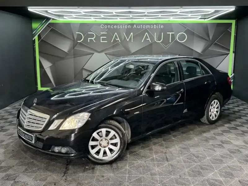 Utilisé 2010 Mercedes E200 Classic Berline | 10 990 € - Image 1/4