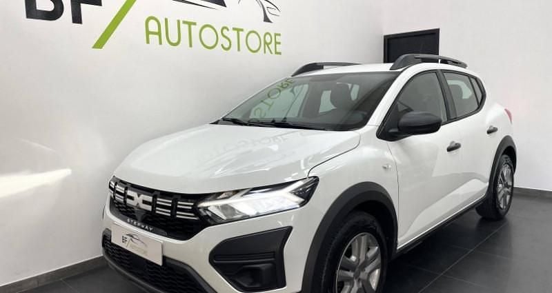 Utilisé 2023 Dacia Sandero Essentiel Citadine | 15 490 € (Prix juste) - Image 1/4