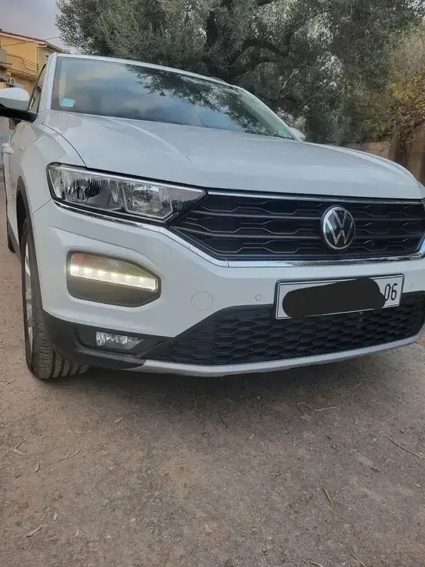Utilisé 2021 VW T-Roc United SUV | 23 000 € (Prix juste) - Image 1/4