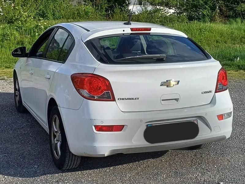 Blanc Utilisé 2012 Chevrolet Cruze Berline | 4 900 € - Image 1/4