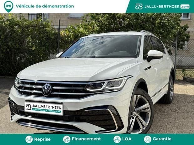Blanc Nouvelle 2025 VW Tiguan Allspace R-line SUV | 45 990 € (Prix assez cher) - Image 1/4