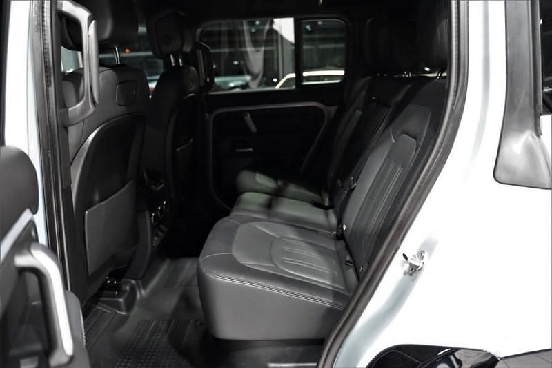 Image 3/4