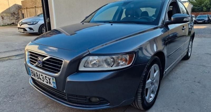 Gris Utilisé 2007 Volvo S40 Momentum Berline | 4 950 € - Image 1/4