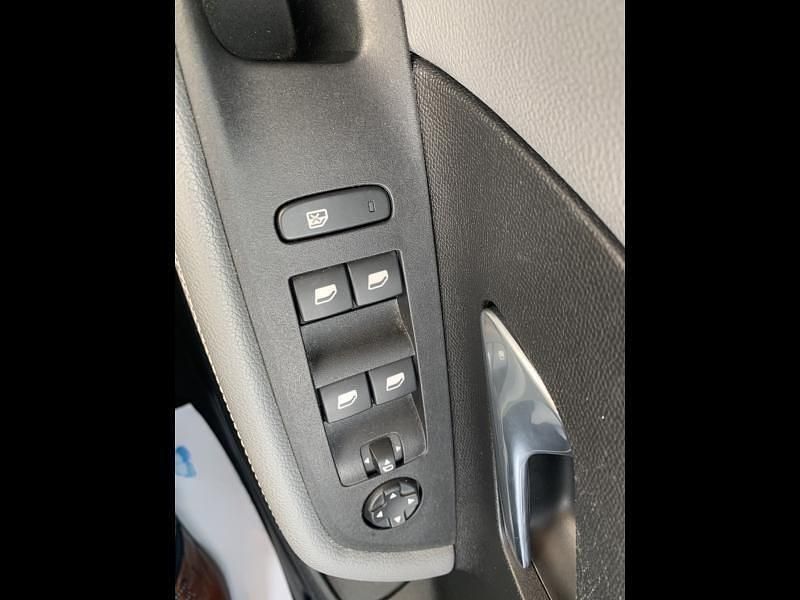 Image 2/4