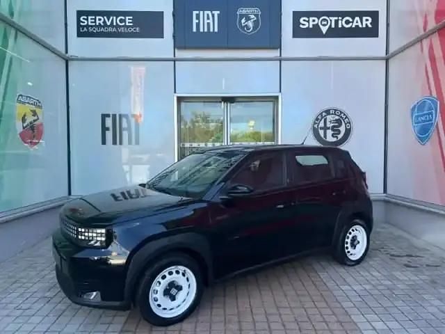 Noir cinema métallisé Nouvelle 2025 Fiat Grande Panda Red Citadine | 18 490 € (Prix juste) - Image 1/4