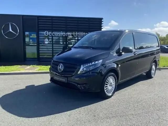 Noir Utilisé 2023 Mercedes Vito Monospace | 47 880 € (Prix cher) - Image 1/4