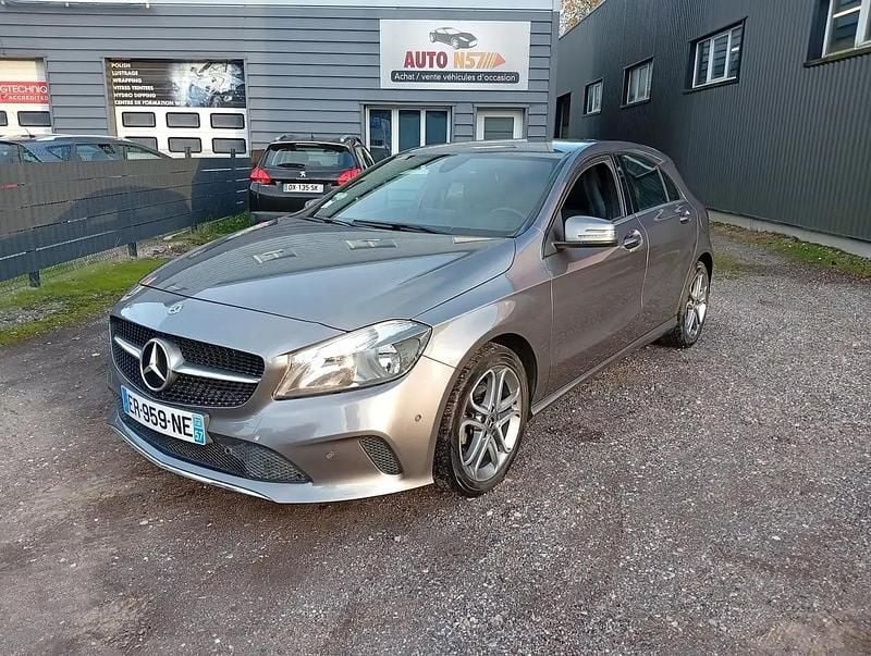 Gris Utilisé 2017 Mercedes A180 Berline | 14 990 € (Prix juste) - Image 1/4