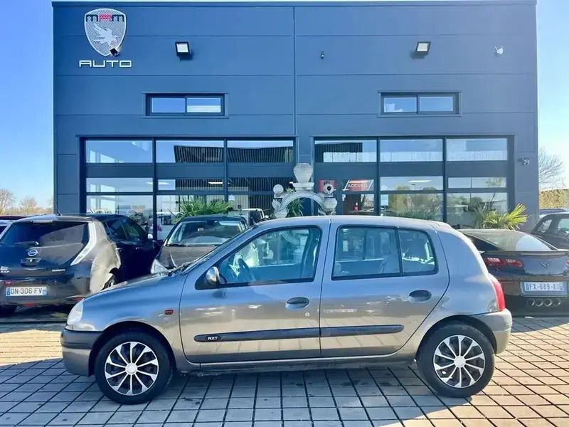 Gris Utilisé 2001 Renault Clio II Berline | 5 490 € - Image 1/4