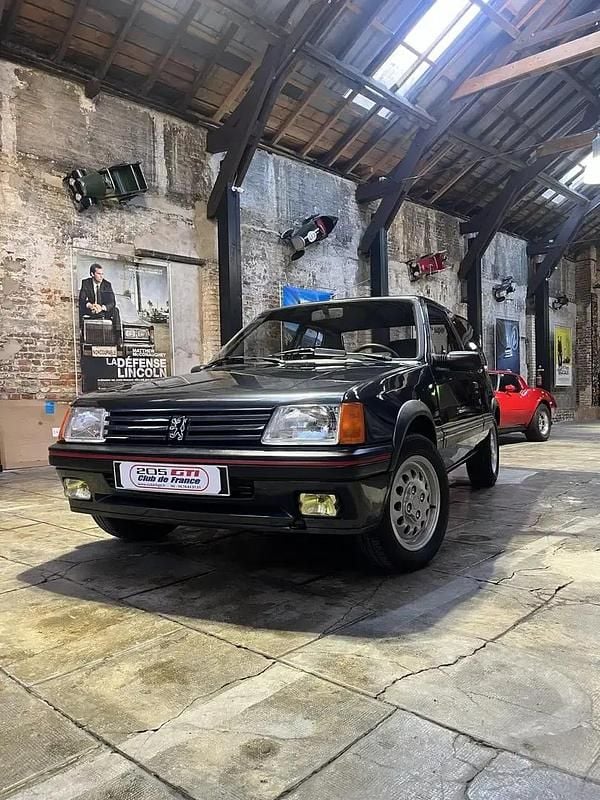 Occasion 1989 Peugeot 205 GTi Berline | 16 990 € - Image 1/4