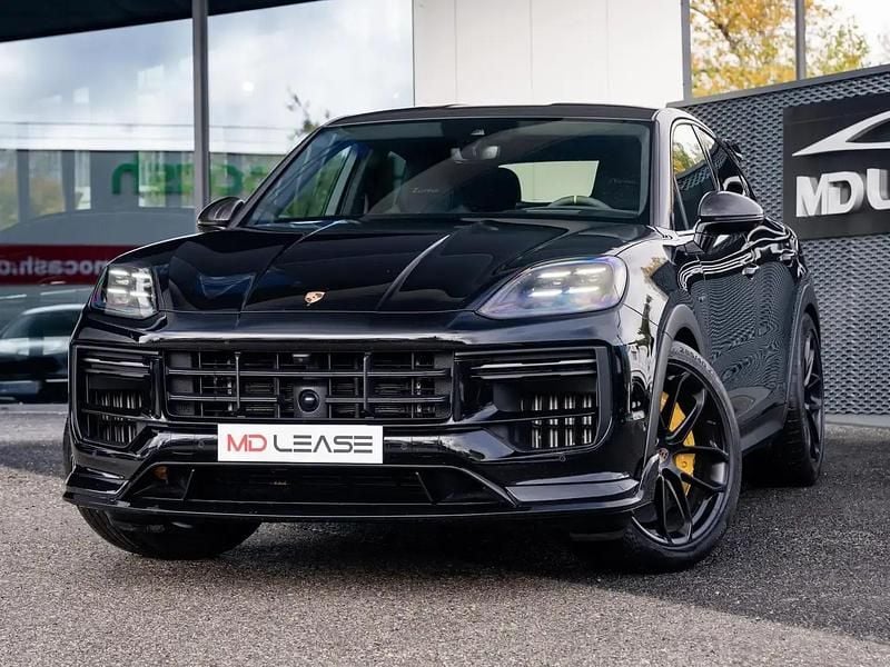 Noir Utilisé 2024 Porsche Cayenne Turbo SUV | 204 900 € - Image 1/4