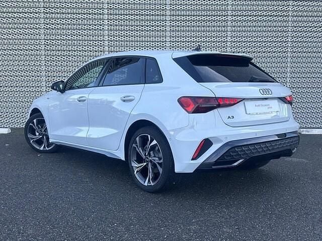 Occasion Audi A3 S-Line 116 ch (85 kW) 2025 Blanc glacier métallisé