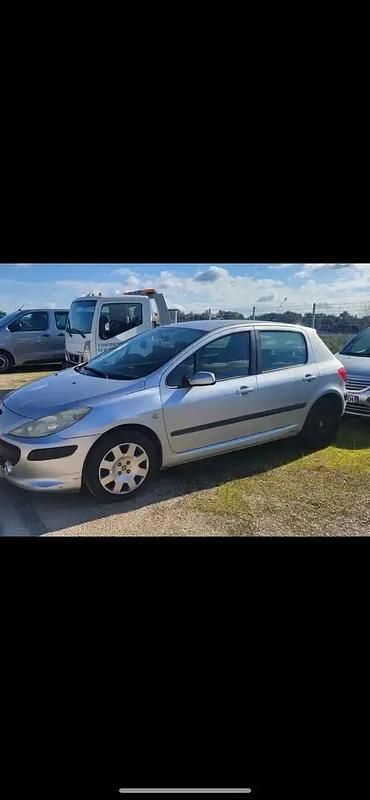 Utilisé 2005 Peugeot 307 Berline | 2 000 € (Bon prix) - Image 1/4