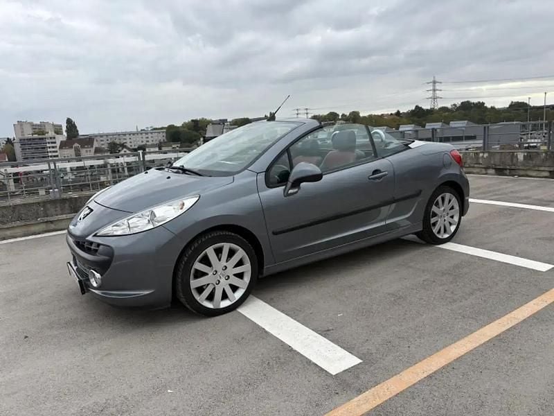 Gris Utilisé 2007 Peugeot 207 Cabriolet | 3 990 € (Bon prix) - Image 1/4