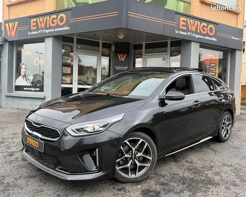 Noir Utilisé 2020 Kia ProCeed GT-Line Citadine | 21 490 € (Prix juste) - Image 1/4