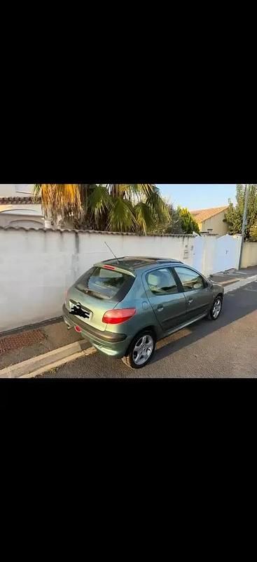Vert Occasion 2003 Peugeot 206 Berline | 2 700 € (Prix assez cher) - Image 1/4