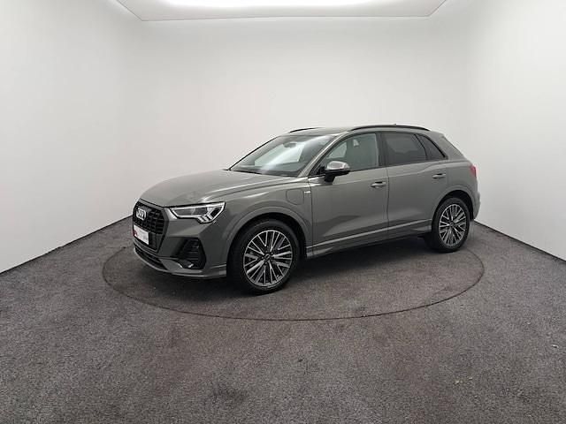 Gris chronos métallisé Utilisé 2024 Audi Q3 S-Line SUV | 39 900 € - Image 1/4