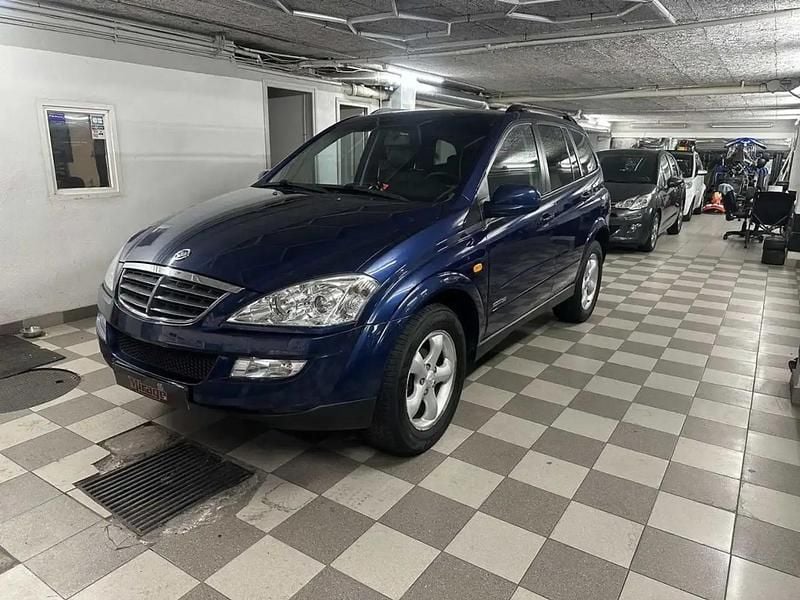 Bleu Occasion 2009 Ssangyong (KGM) Kyron SUV | 7 498 € - Image 1/4