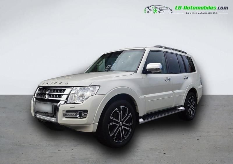 Utilisé 2018 Mitsubishi Pajero SUV | 50 500 € - Image 1/4