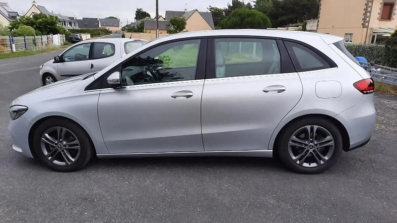 Gris Utilisé 2019 Mercedes B180 Style Monospace | 20 000 € (Prix juste) - Image 1/4